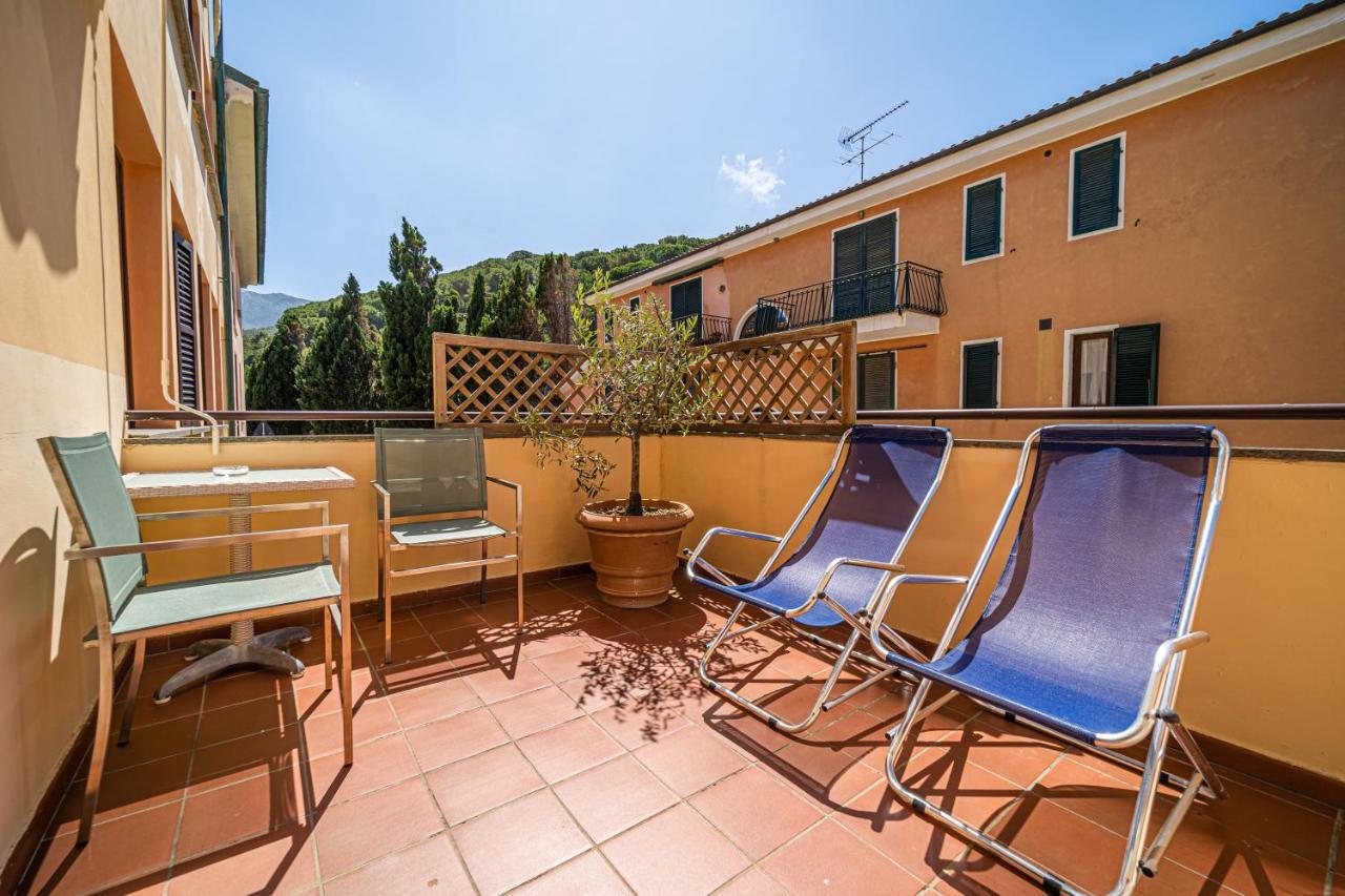 Hotel Yacht Club Marciana Marina  Exterior photo